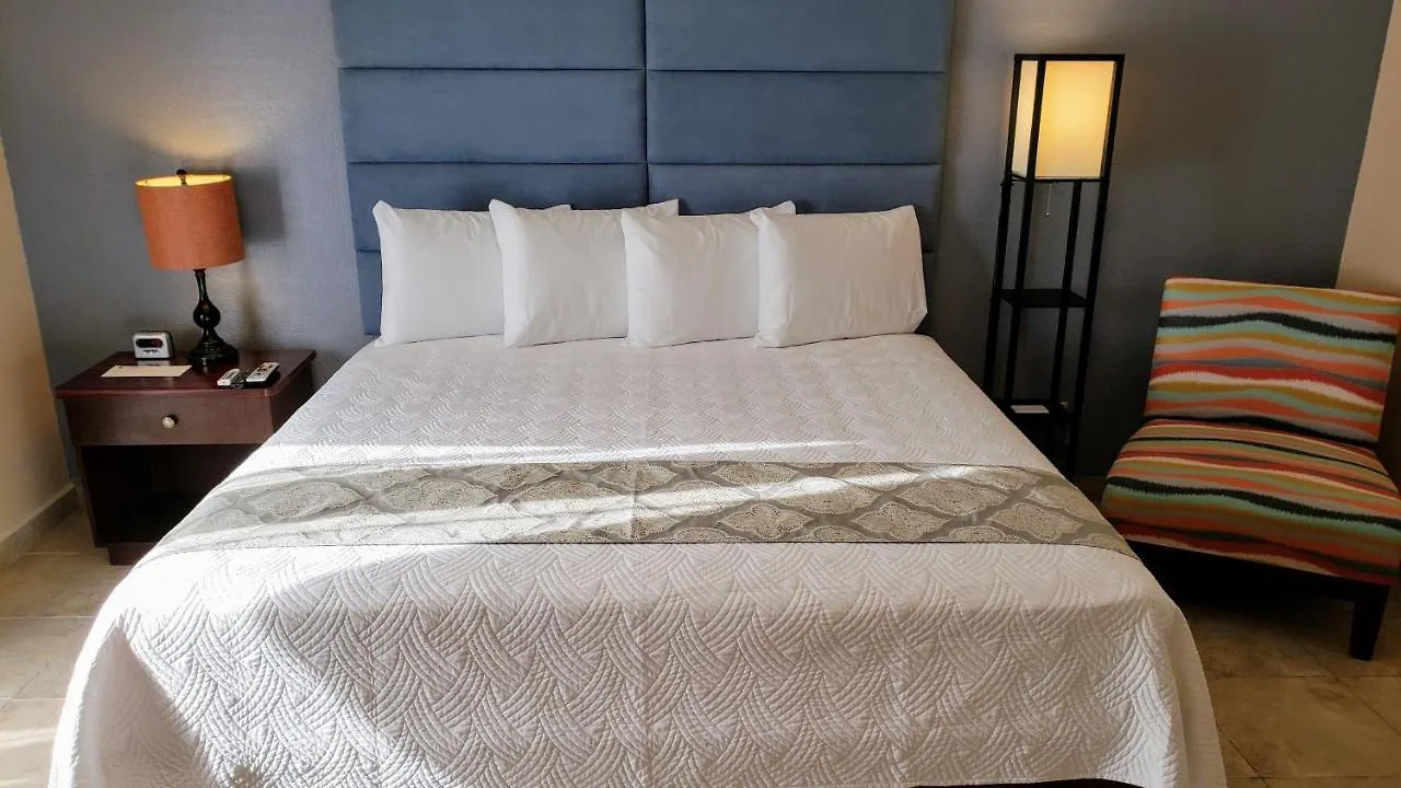 Combate Beach Resort Кабо-Рохо